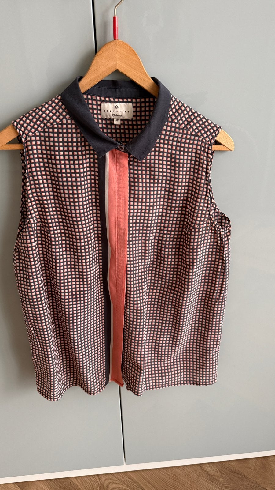 Essentiel Antwerp zijden mouwloze blouse maat 40, Kleding | Dames, Maat 38/40 (M), Blauw, Ophalen of Verzenden, Zonder mouw