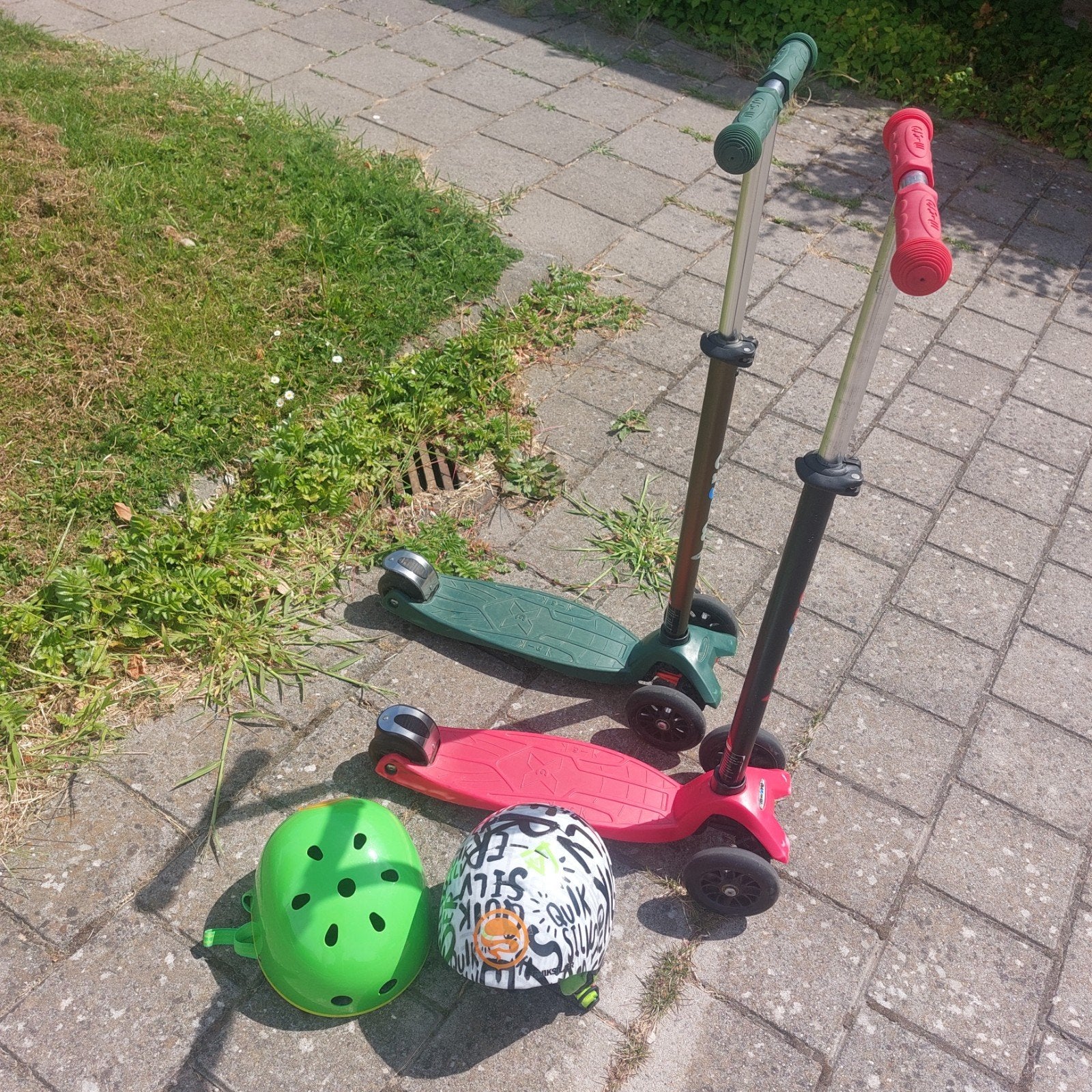 Micro kickboards met helmen - 52 cm board, verstelbaar, Fietsen en Brommers, Steps, Ophalen, Gebruikt, Overige typen, Micro Step Mini