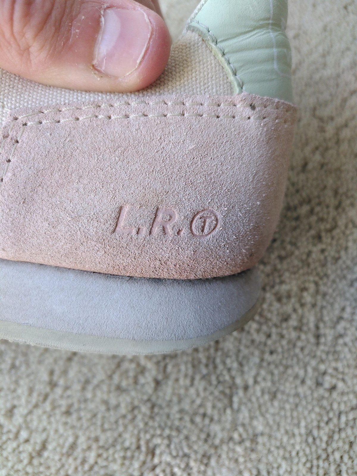 Veja sneakers, maat 42, lichtroze/beige, Instappers, Veja, Ophalen of Verzenden, Roze