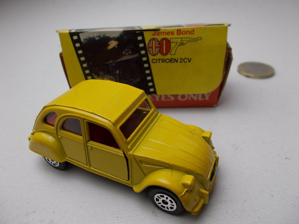 1981 Corgi JAMES BOND 007 CITROEN 2CV6 + ORIGINEEL DOOSJE!, Ophalen of Verzenden, Zo goed als nieuw, Auto, Corgi