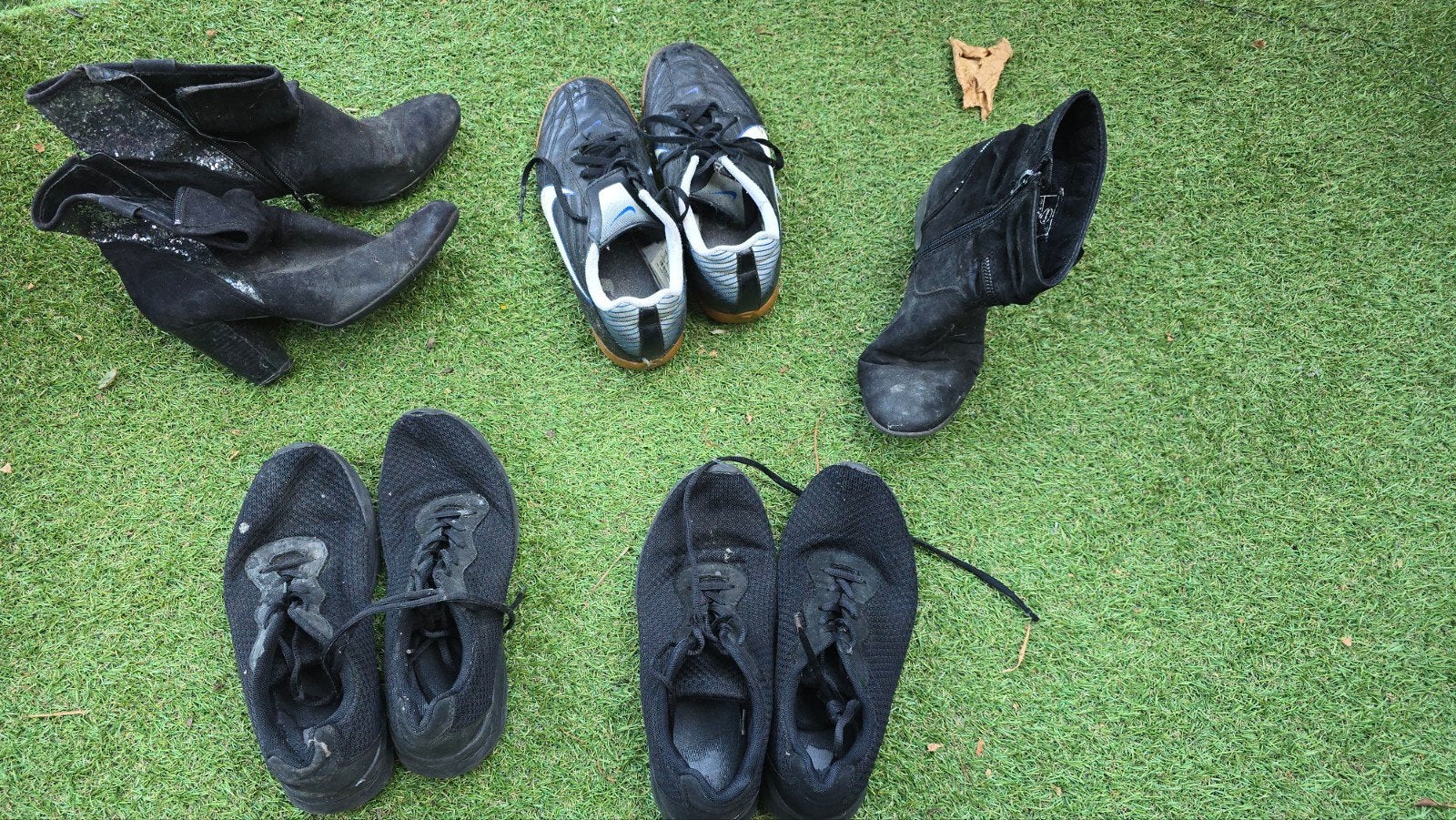 Afgetrapte sneakers laars en schoenen, Ophalen of Verzenden