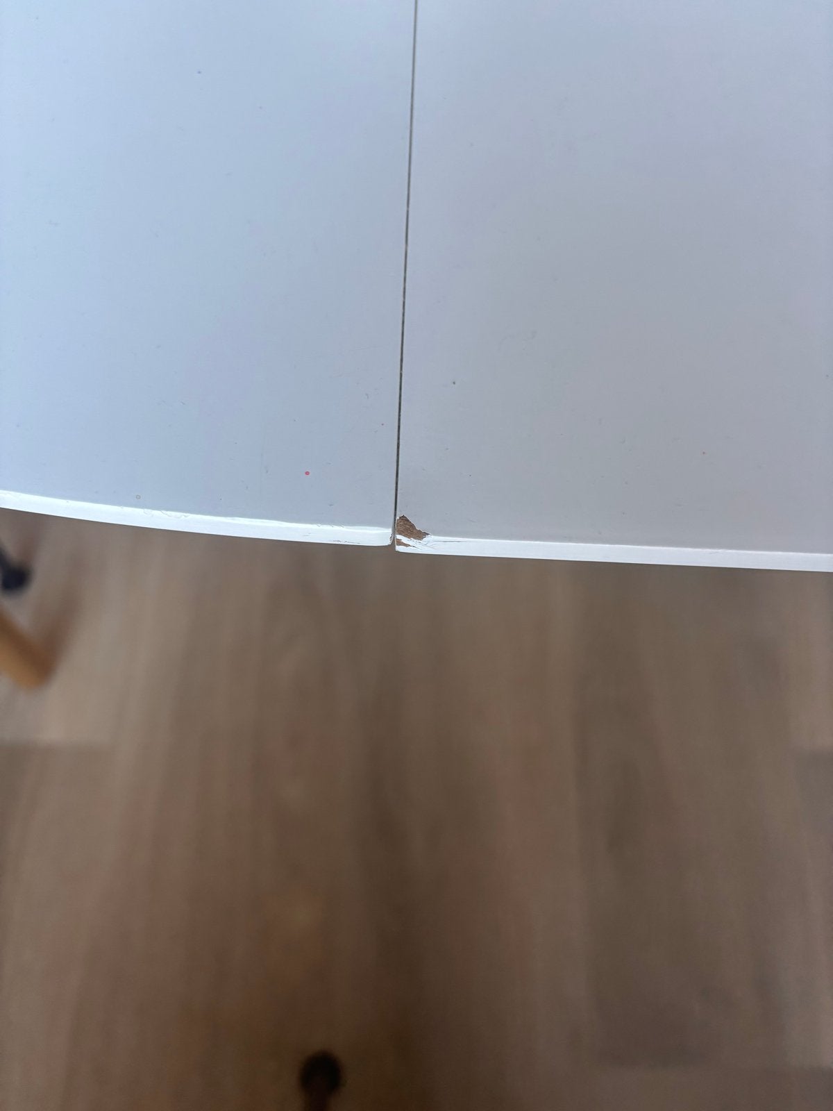 Uitschuifbare eettafel JYSK, wit met houten poten, Huis en Inrichting, Tafels | Eettafels, Ophalen, Gebruikt, 100 tot 150 cm, 50 tot 100 cm