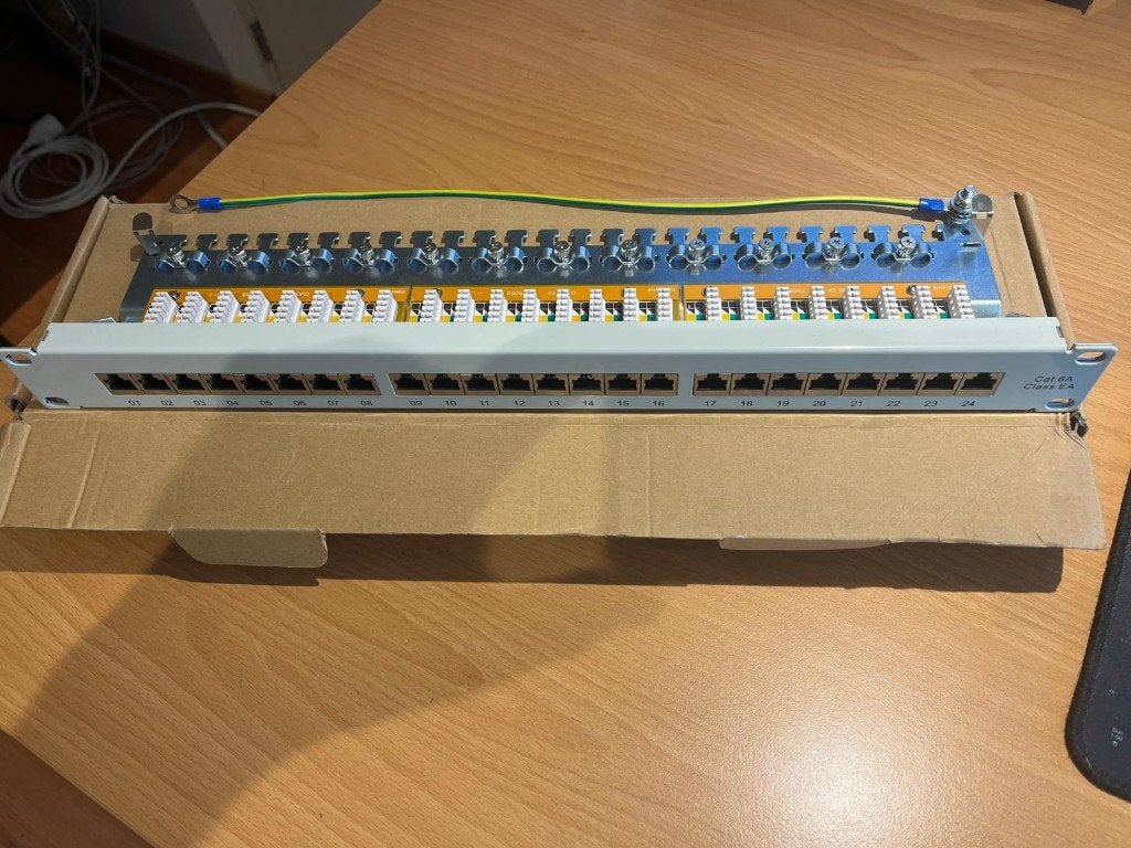 ARP 24-Port Cat.6A Patch Panel met LSA stroken, 19", 1U, Computers en Software, Netwerk switches, Ophalen of Verzenden, Nieuw