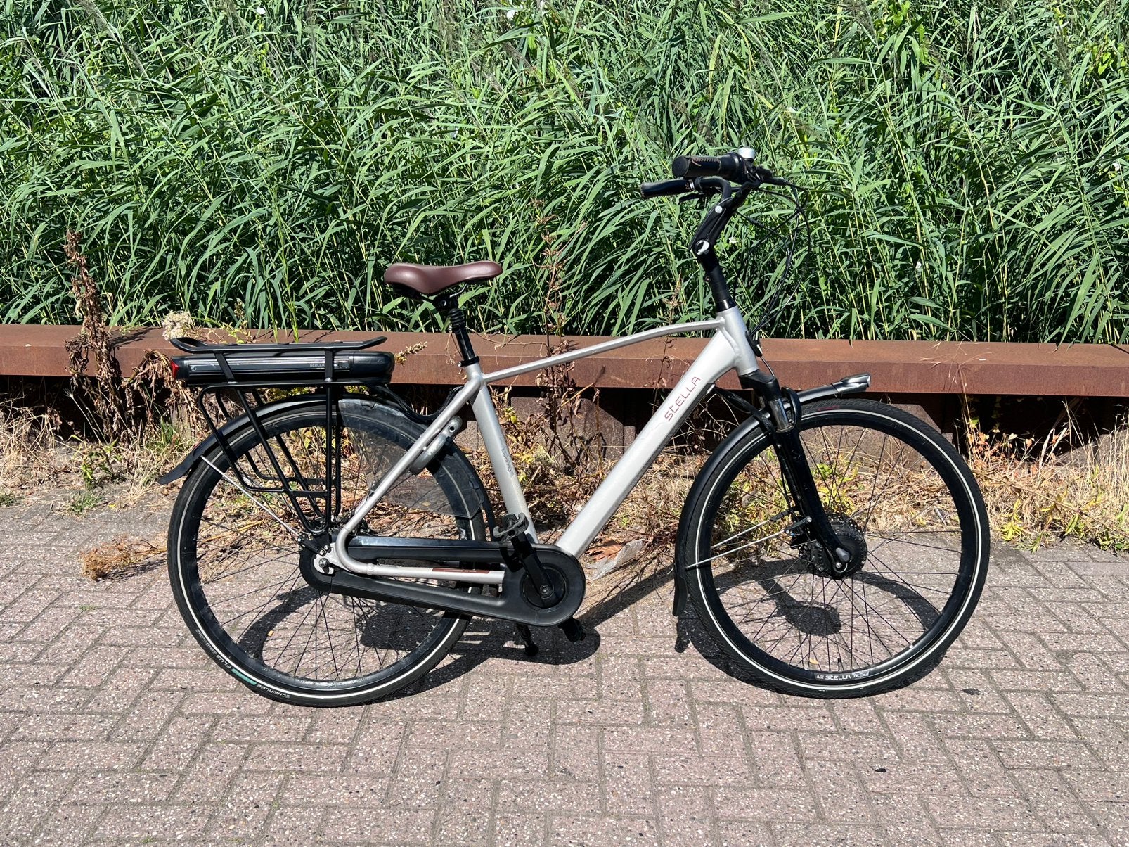 Stella Livorno elektrische fiets, Versnellingen, Zo goed als nieuw, Schijfrem, 53 tot 57 cm