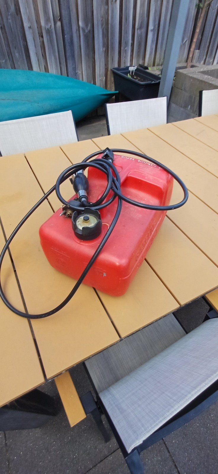Benzinetank met slang en pomp voor buitenboordmotor, Ophalen, Gebruikt, Motor en Techniek