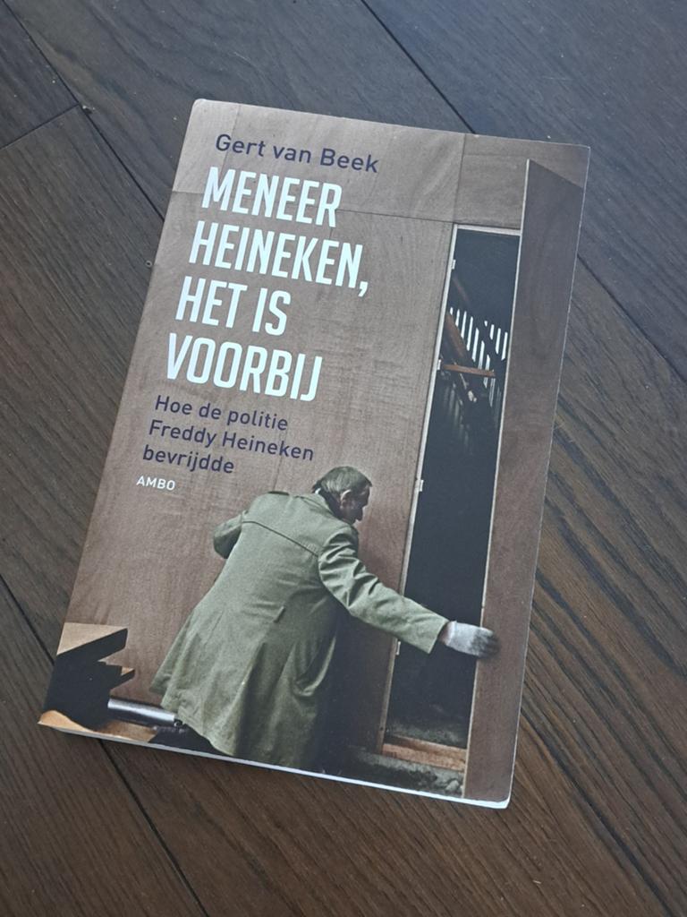 Boek Gert van Beek - Meneer Heineken, het is voorbij, Ophalen of Verzenden, Zo goed als nieuw, Gert van Beek