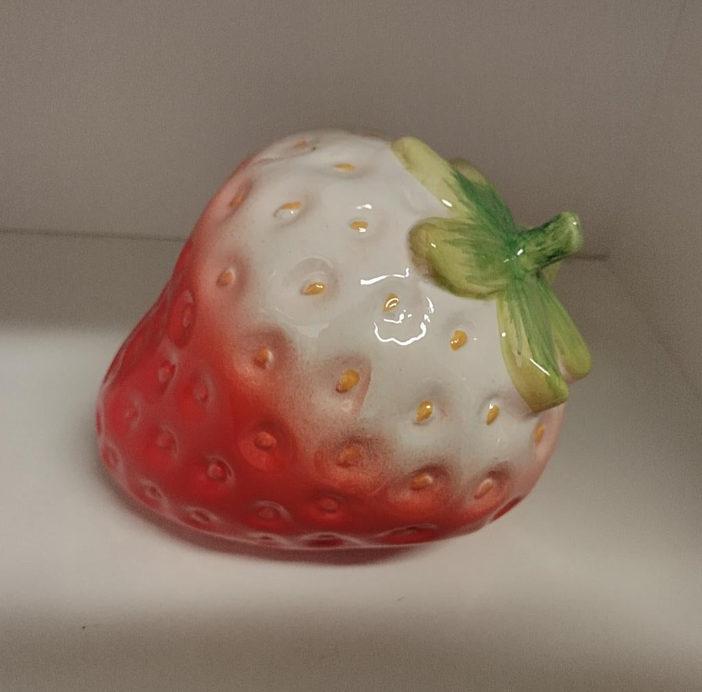 Spaarpot aardbei of vaas - strawberry - VERZENDACTIE DHL!!!, Steen, Aardewerk of Keramiek, Nieuw, Ophalen of Verzenden, Overige thema's