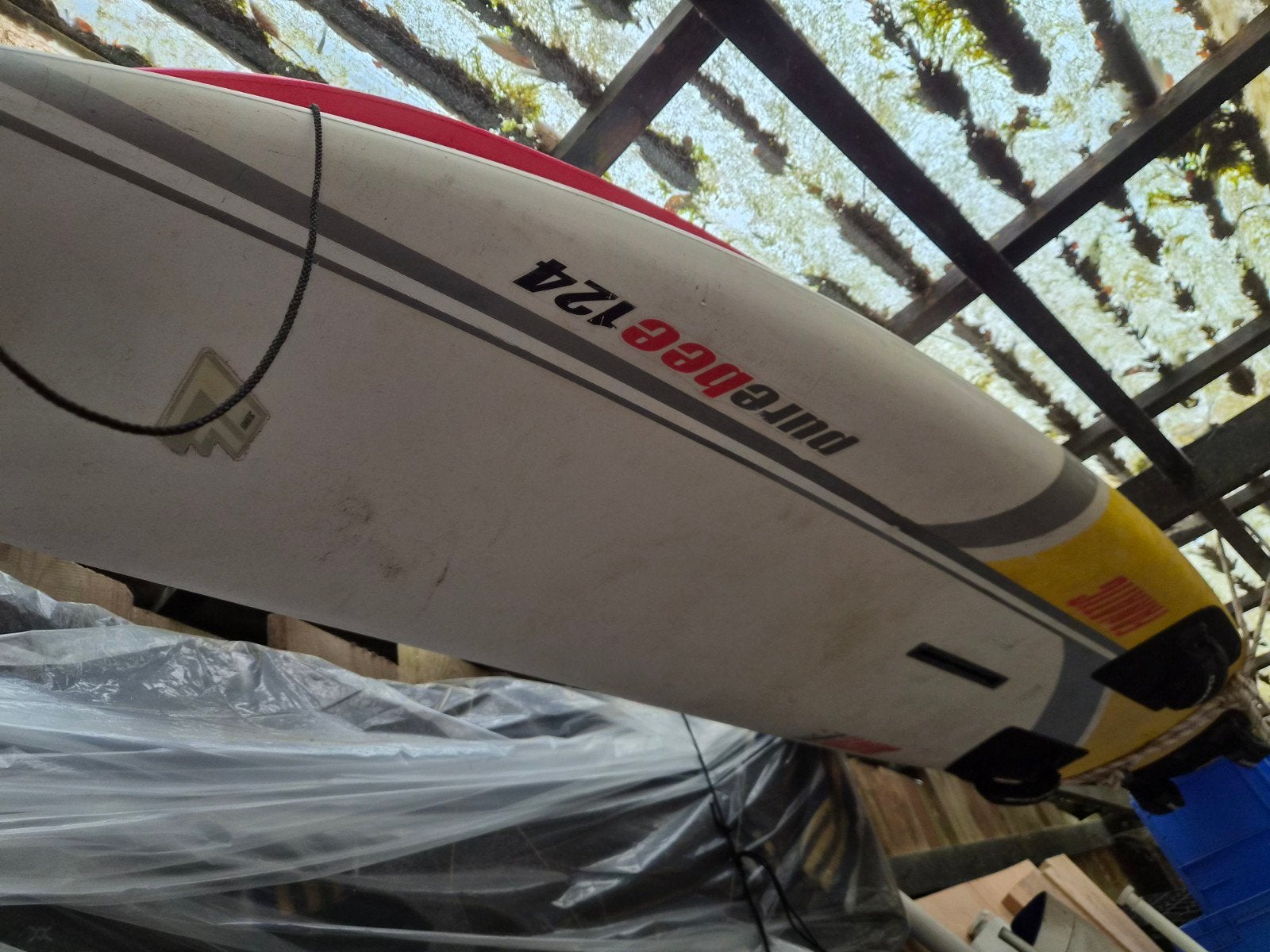 Fanatic Pure Bee 124 liter windsurfplank niet lek, Watersport en Boten, Windsurfen, Ophalen, Met voetbanden, 250 tot 300 cm, Gebruikt