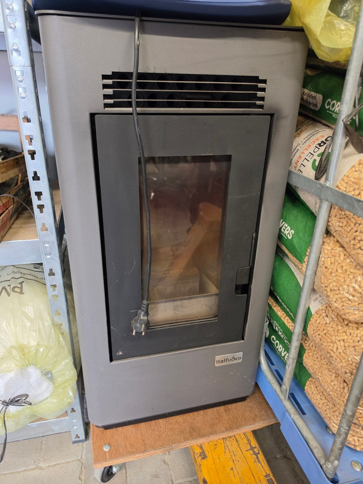 Defecte Italfuoco pelletkachel - geeft geen pellets, Huis en Inrichting, Kachels, Ophalen, Gebruikt, Overige brandstoffen, Pelletkachel