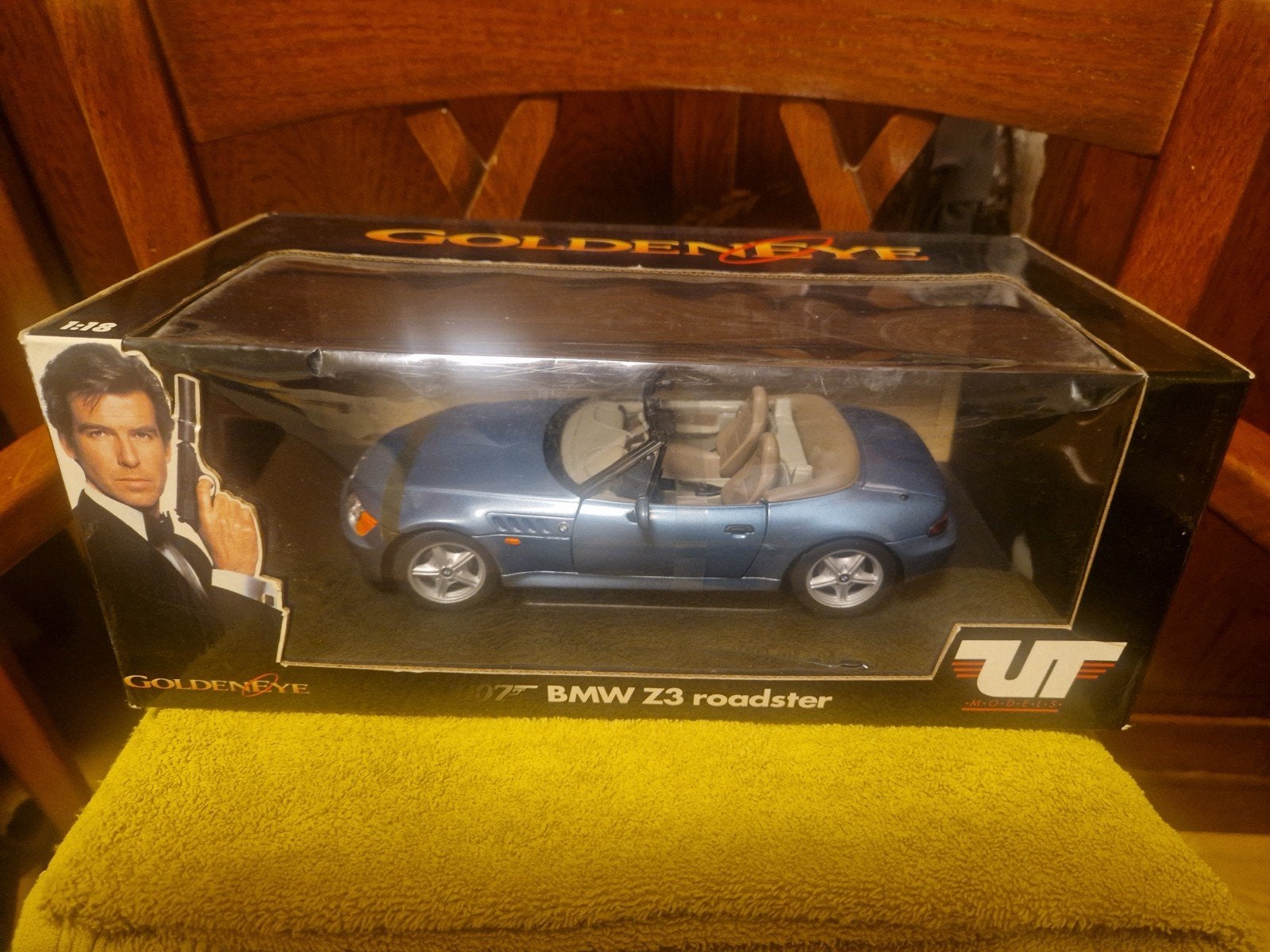 BMW z3 James bond goldeneye 1/18