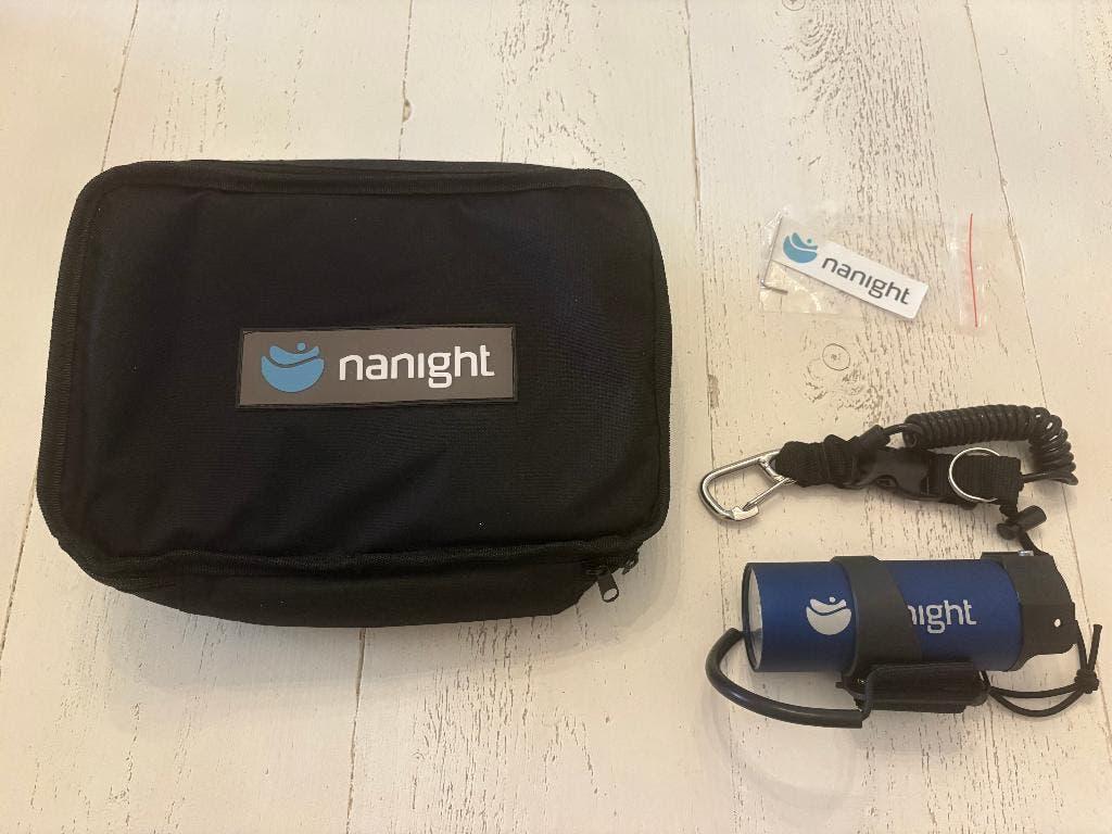 Nanight duiklamp-set met tas, lader en accessoires. ZGAN!!!, Watersport en Boten, Ophalen of Verzenden, Nieuw, Duiklamp