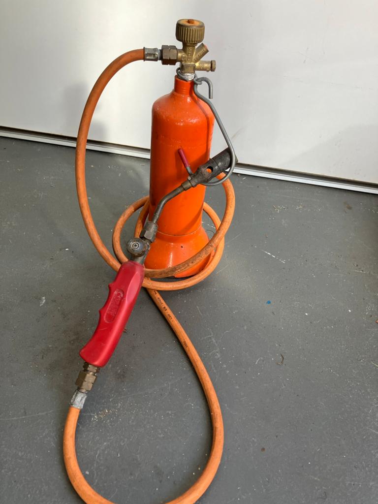 Gasbrander met slang en tankje, Ophalen, Gebruikt