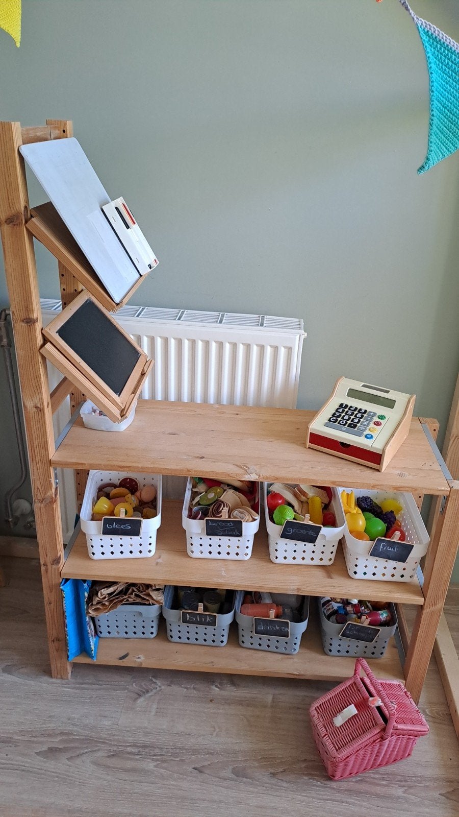 Winkelinrichting met kast en accessoires, Ophalen, Gebruikt, Jongen of Meisje