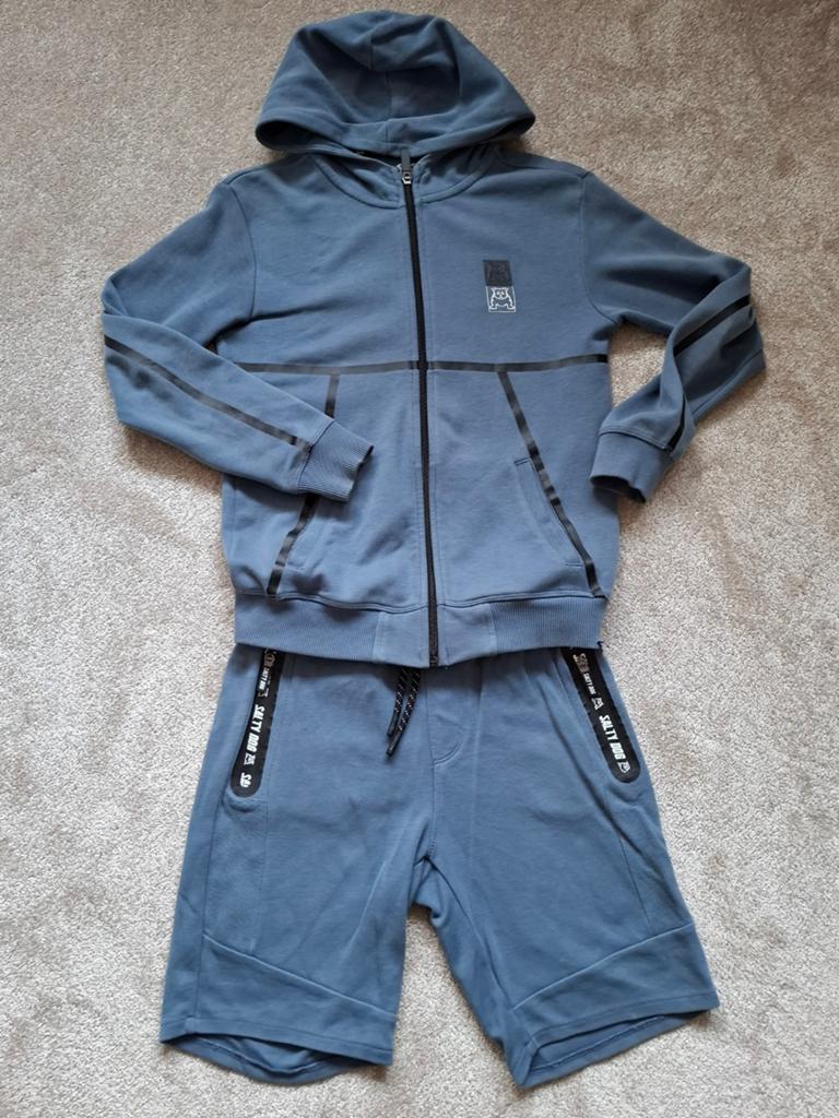 Korte broek + jasje, Ophalen of Verzenden