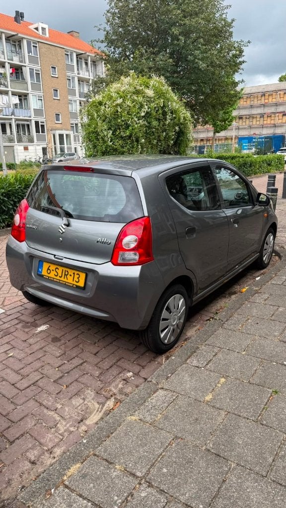 Foto 9 van Suzuki Alto 1.0 EASSS 5-drs (2013)- benzine- 4 nieuwe banden