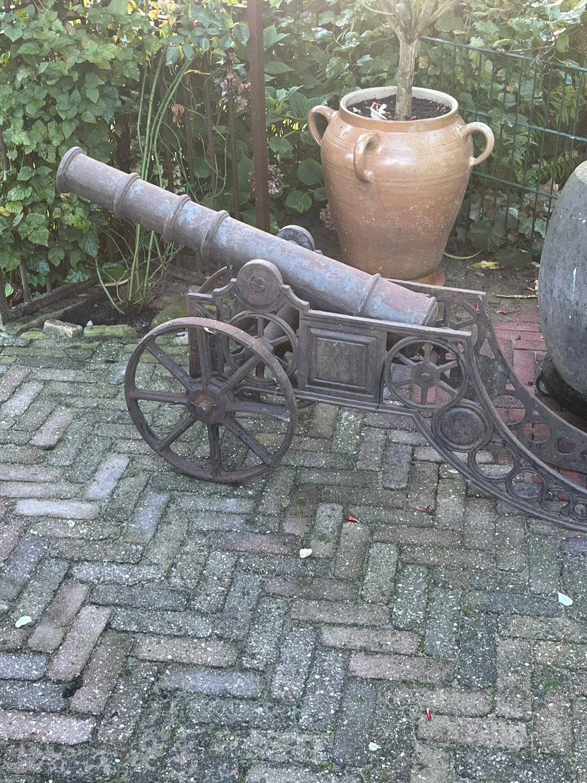 Gietijzeren kanon, Ophalen, Zo goed als nieuw