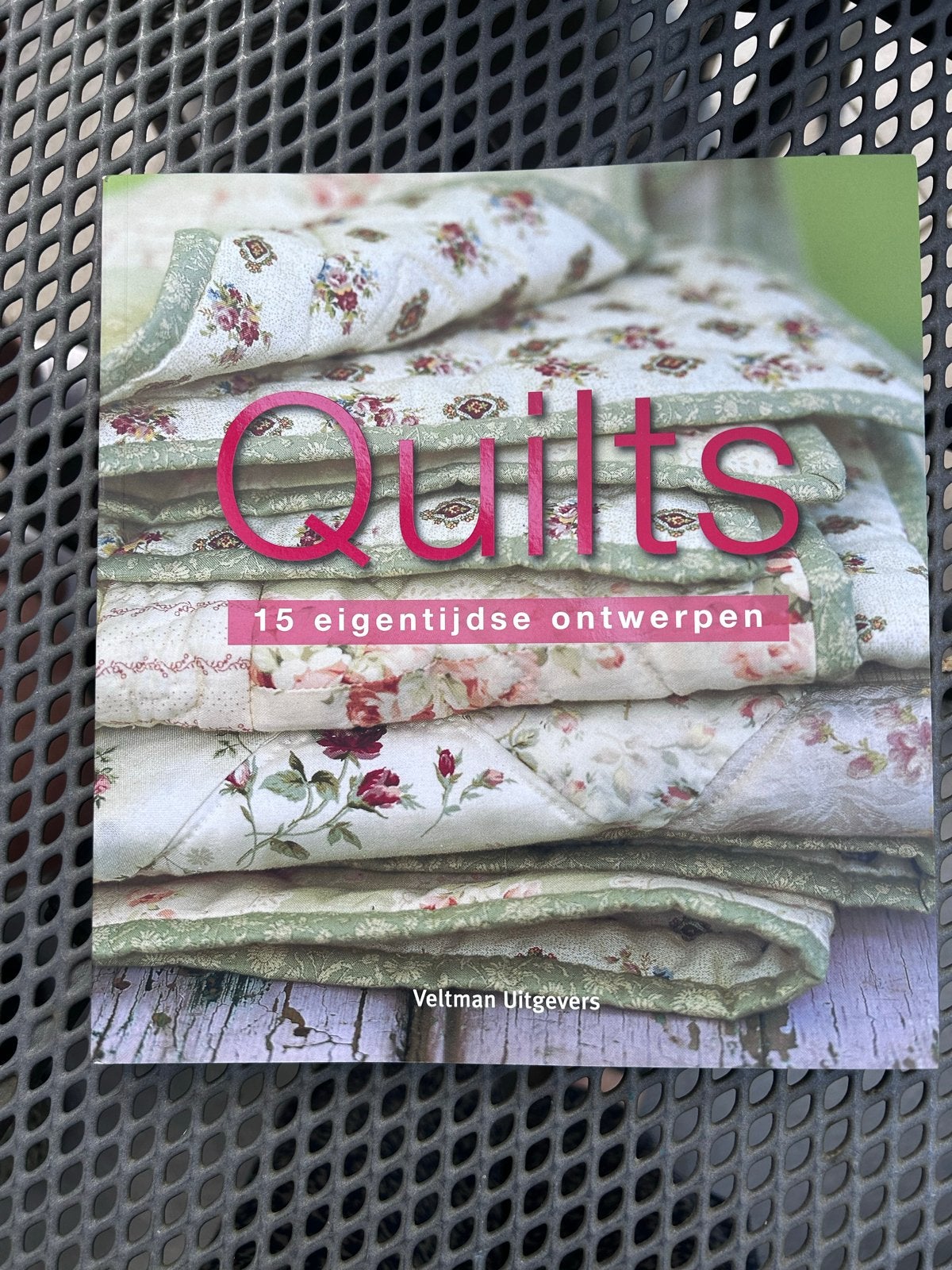 2 quilt boeken zgan, Ophalen of Verzenden, Zo goed als nieuw, Borduren en Naaien
