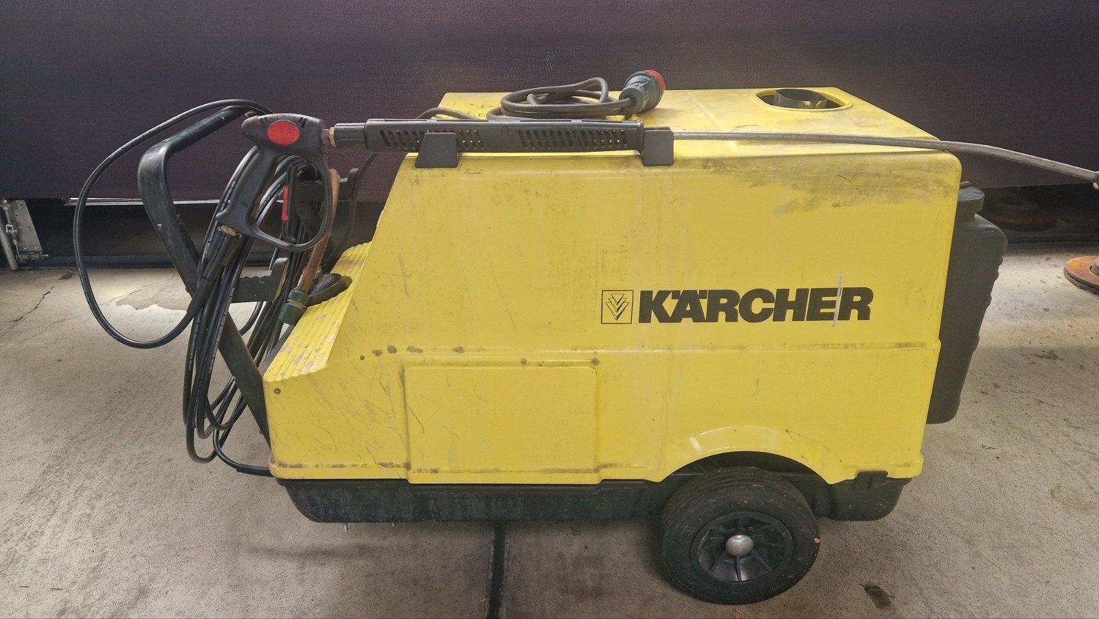 Karcher HDS690 Diesel Stoomreiniger - Krachtig & Betrouwbaar, Ophalen, Gebruikt