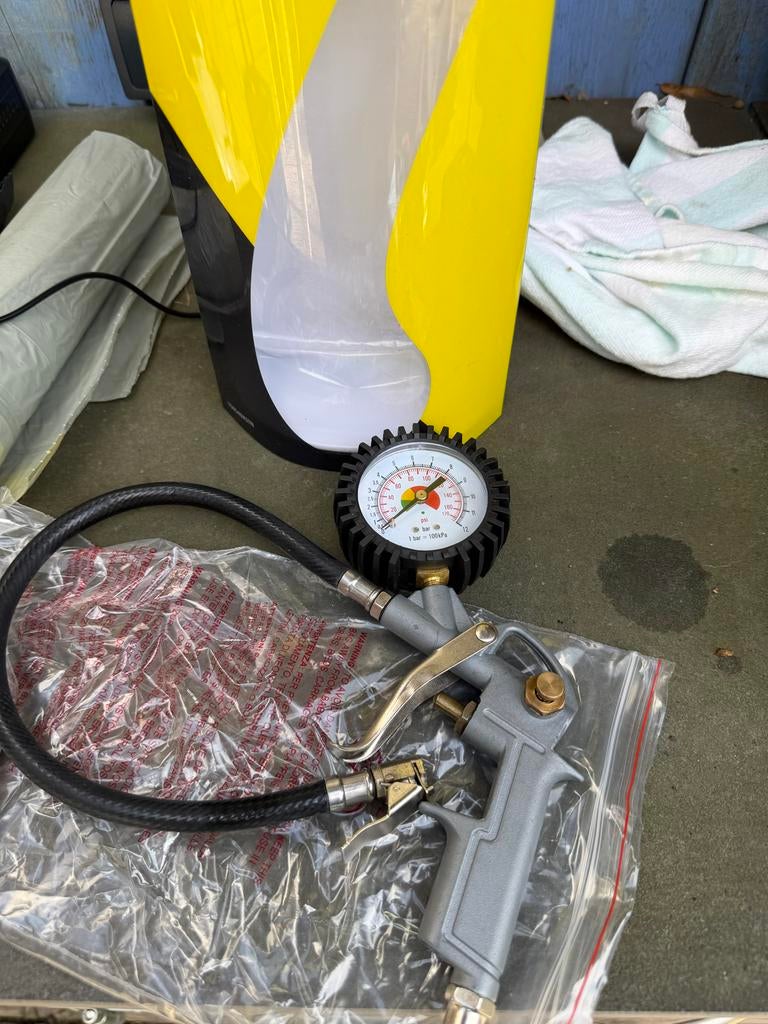 Stanley Bandenpomp met Manometer en Accessoires, Ophalen of Verzenden, Zo goed als nieuw