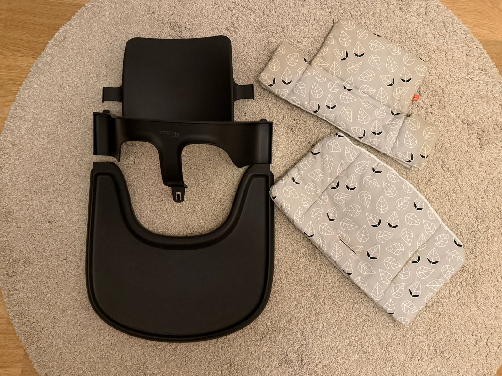 Stokke Tripp Trapp Babyset, Tray & Kussenset Zwart, Kinderen en Baby's, Kinderstoelen, Ophalen of Verzenden, Gebruikt, Meegroeistoel