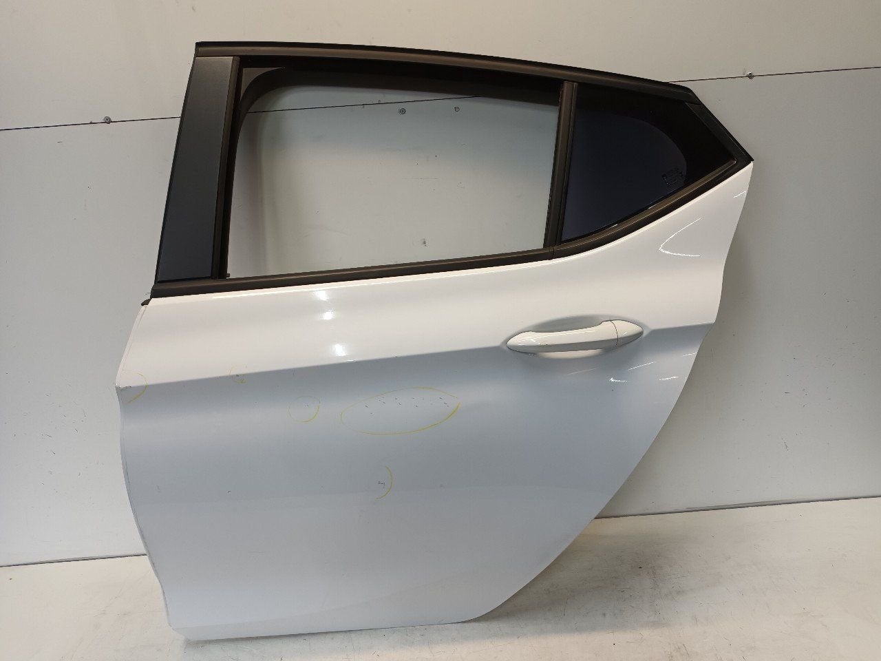 Portier links achter Opel Astra, Onderdelen@venauto.nl, Van der Ven Autorecycling B.V., Gebruikt, Ettenseweg 76, 4706 PB Roosendaal, The Netherlands