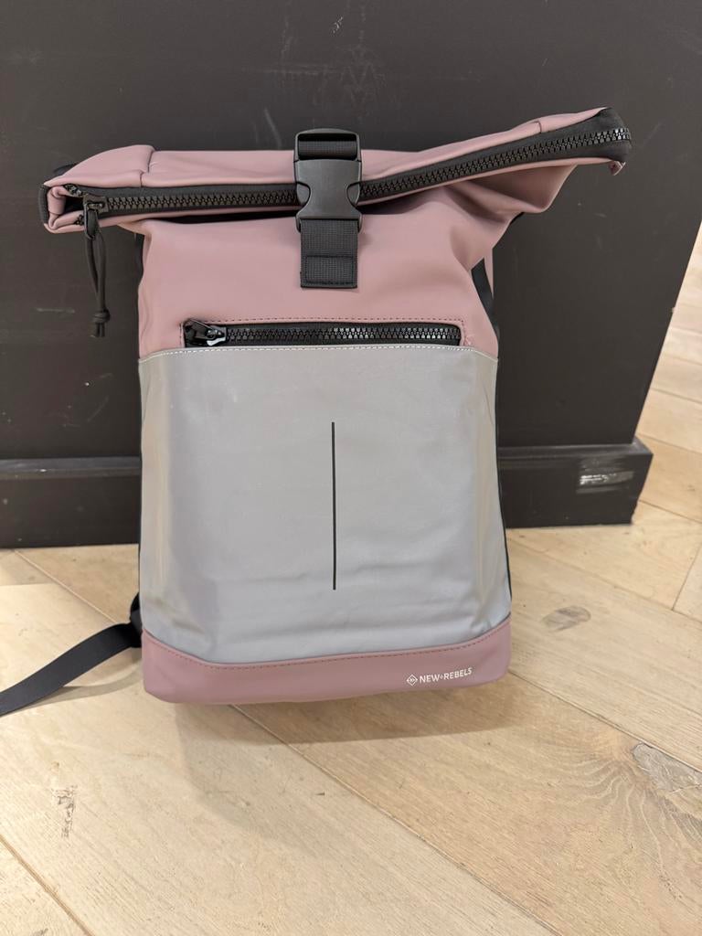 Nieuwe New Rebels Rugtas Bowie - Oud Paars Reflective, Ophalen of Verzenden, Nieuw, 25 tot 40 cm, Overige merken