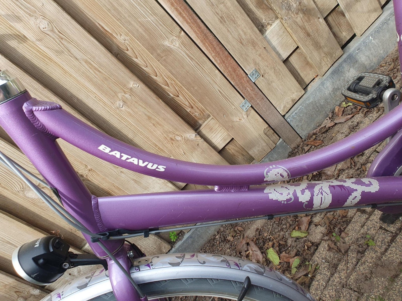 Foto 5 van Batavus Diva Damesfiets 28 inch - Paars