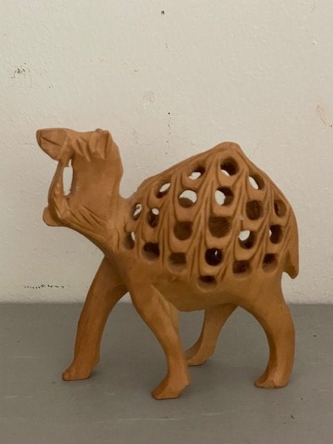 Klein handgemaakt kameel beeldje met babykameel. India., Ophalen, Houtsnijwerk, Minder dan 20 cm, Hout