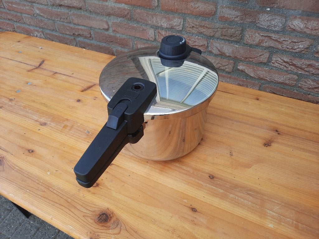 Ongebruikt ELO snelkookpan 6 liter – Duitsland, Kookpan of Snelkookpan, Zo goed als nieuw, Rvs, ELO‑Stahlwaren GmbH & Co. KG