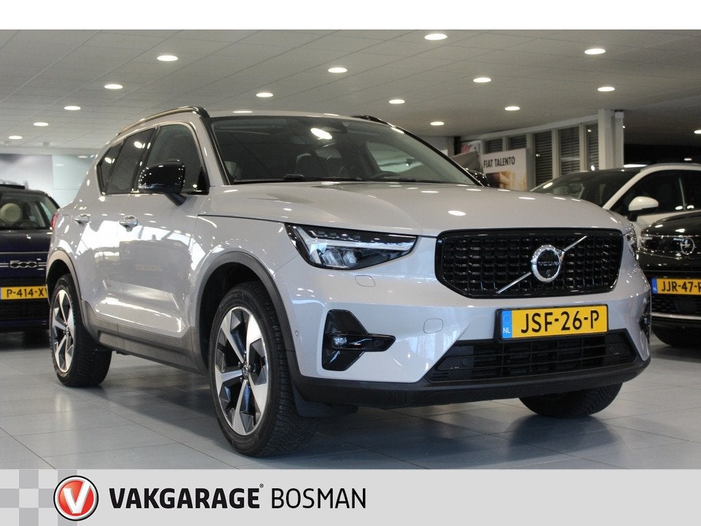 Volvo XC40 2.0 B3 Ultimate Dark/Panoramadak/360/Keyles/H&K, 15 km/l, Gebruikt, 4 cilinders, 1969 cc