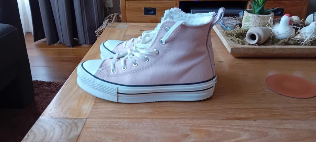 Roze Leren All Stars met Teddy Voering - Maat 37, Kleding | Dames, Schoenen, Ophalen of Verzenden, Sneakers of Gympen, Roze, Gedragen