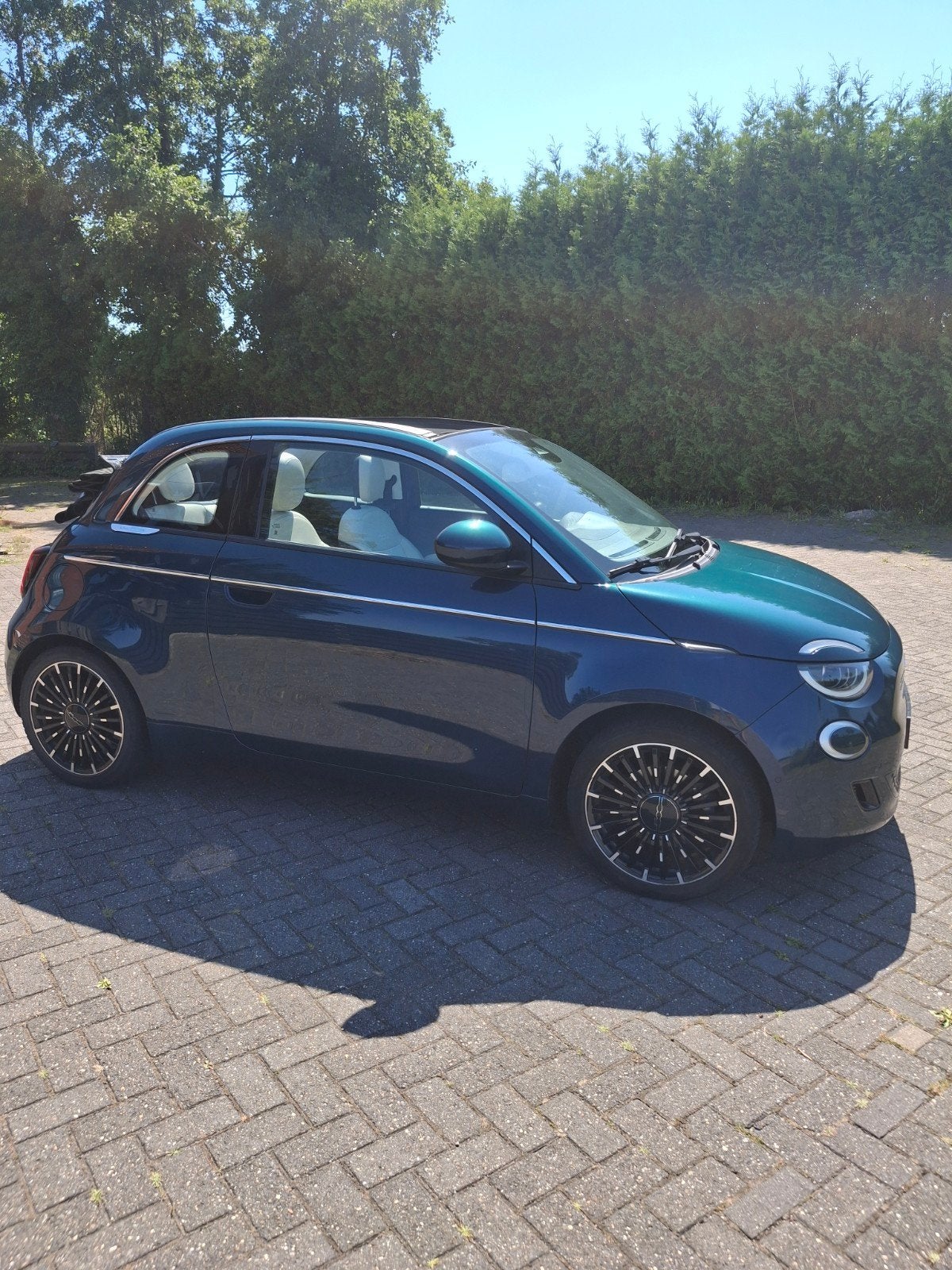 Fiat 500e, cabriolet 42kwh, 87kw 118pk, SOH 89%, Automaat, 118 pk, Cabriolet, Leder