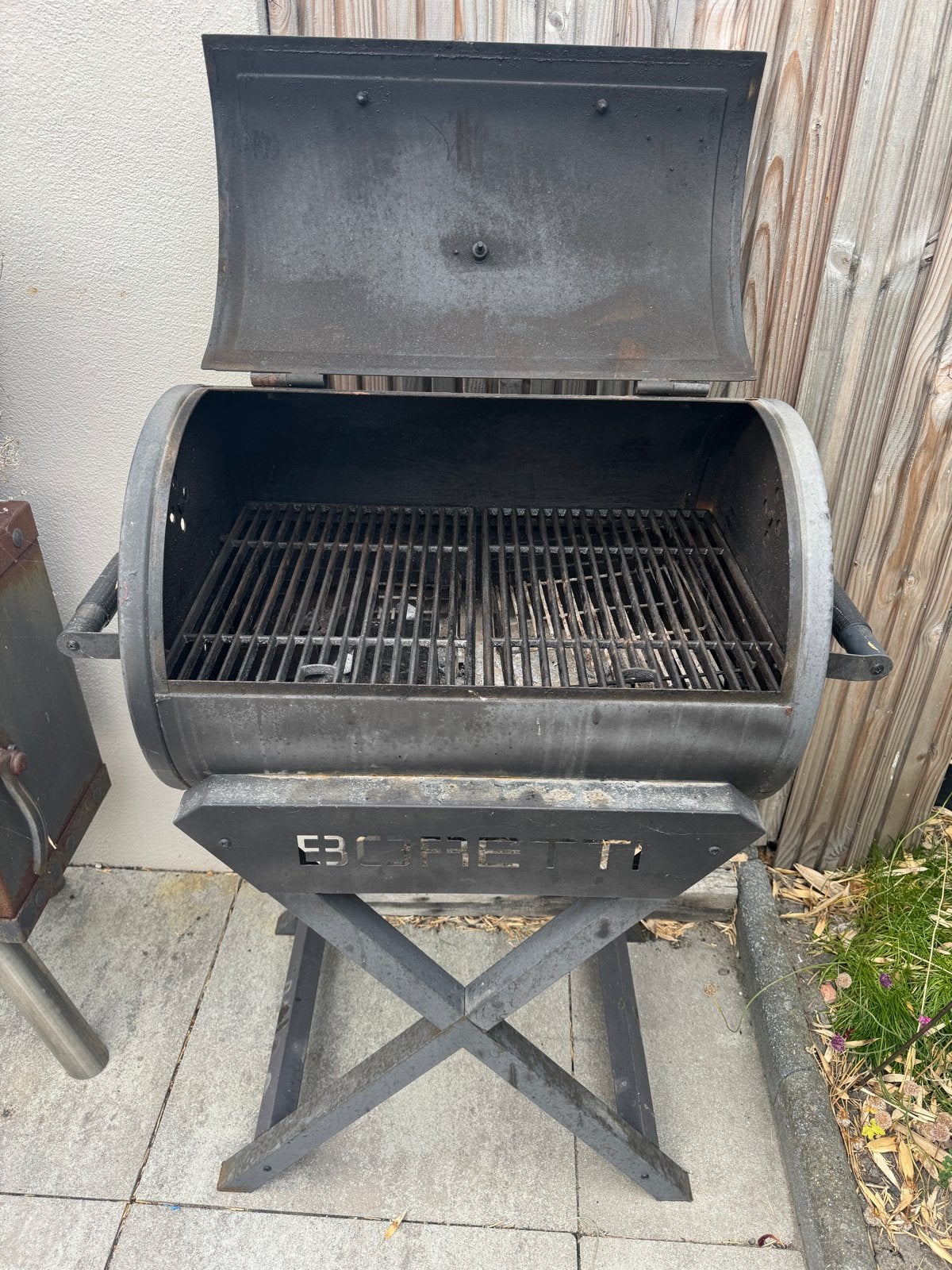 Boretti Fratello 2.0 BBQ - werkt uitstekend!, Tuin en Terras, Houtskoolbarbecues, Ophalen, Gebruikt