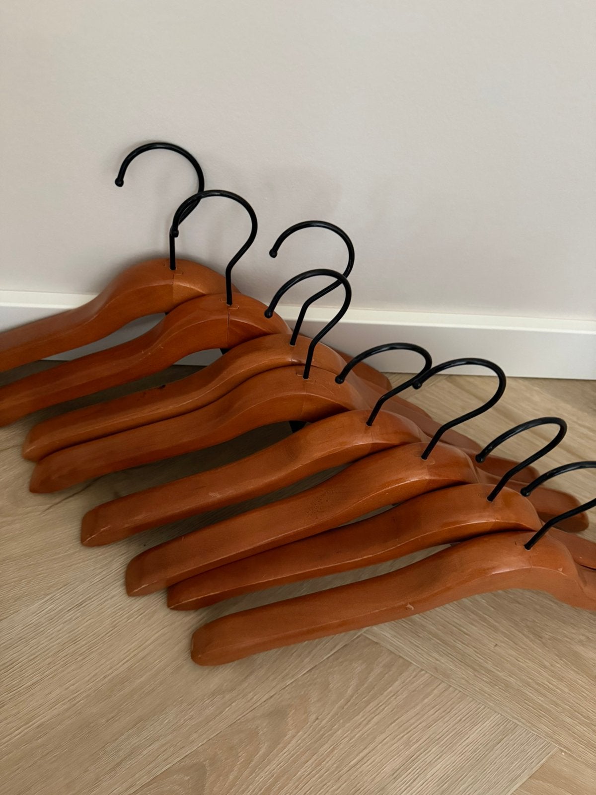 9 beukenhouten kledinghangers, Ophalen of Verzenden, Zo goed als nieuw, Hout, Volwassenen