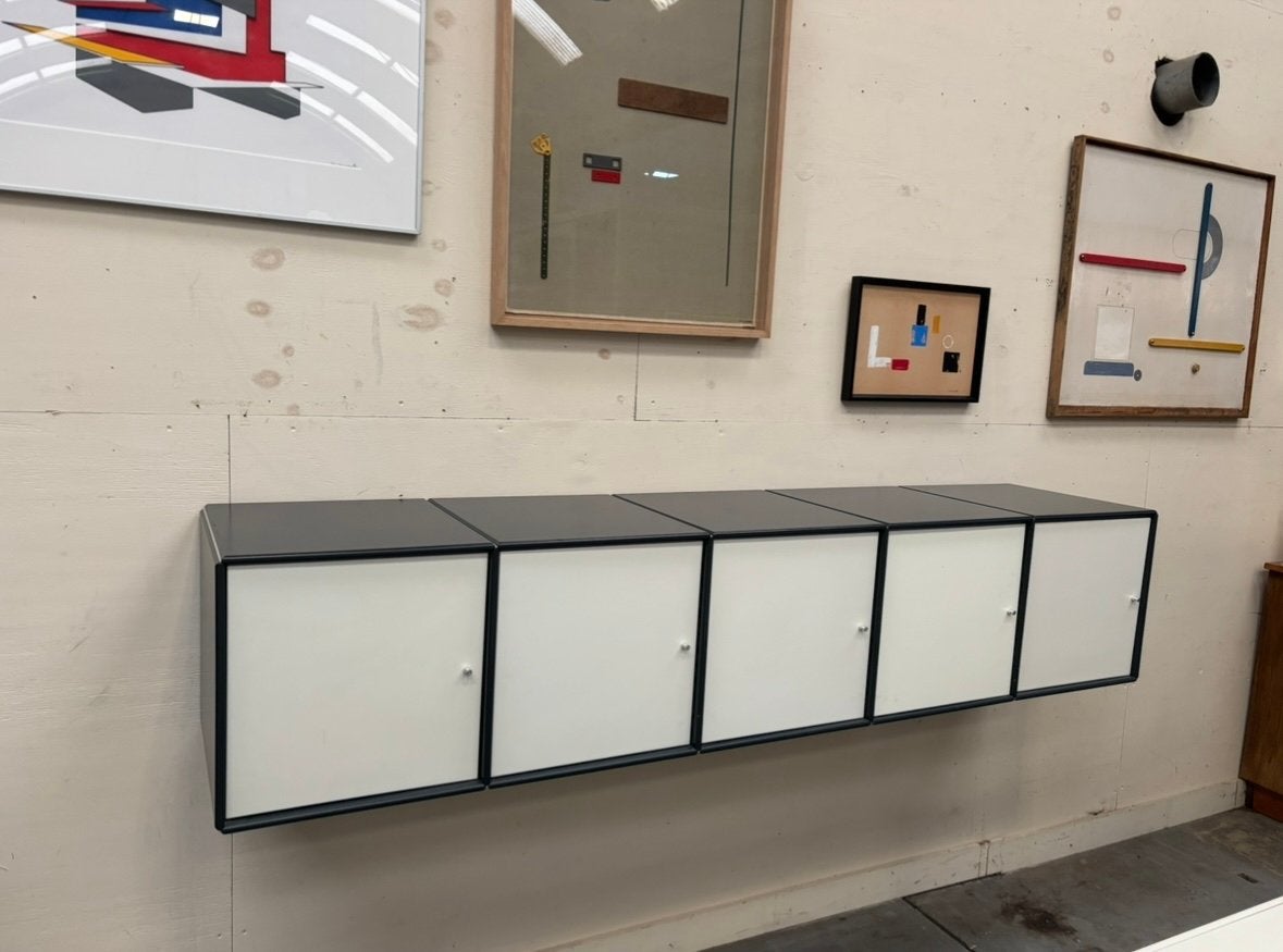Zwevend dressoir, Ophalen, Gebruikt, 25 tot 50 cm, 150 tot 200 cm