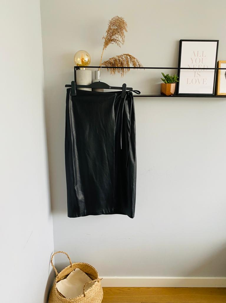 Midi rok/ PU vegan leren rokje van Stradivarius, maat L/40, Kleding | Dames, Rokken, Maat 38/40 (M), Zwart, Nieuw, Ophalen of Verzenden