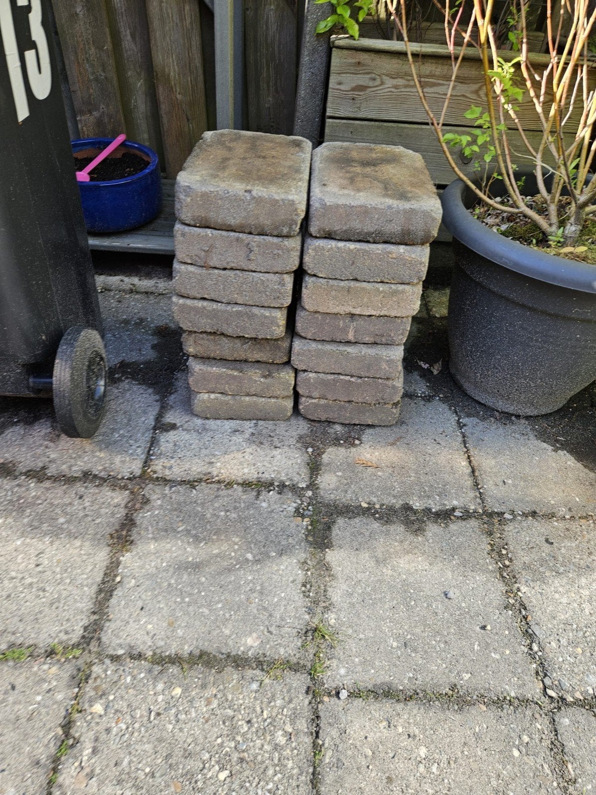 Gratis 14 trommelstenen 20x30 cm, Tuin en Terras, Ophalen, Gebruikt, Klinkers, Minder dan 5 m²