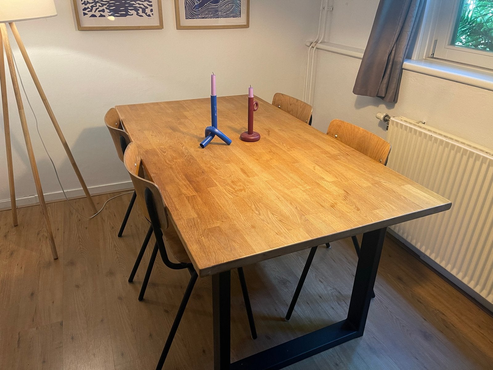 Eikenhouten eettafel met metalen onderstel, Ophalen, Gebruikt, 100 tot 150 cm, Eikenhout