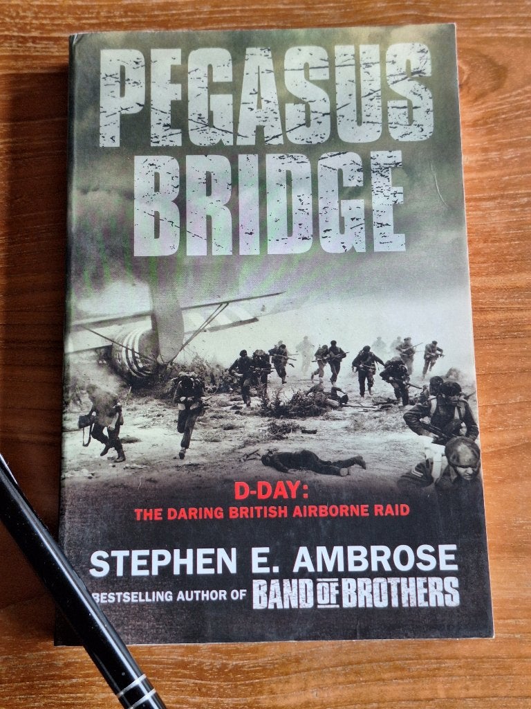 Pegasus Bridge: D-Day: the Daring British Airborne Raid, Stephen E. Ambrose, Ophalen of Verzenden, Overige onderwerpen, Tweede Wereldoorlog