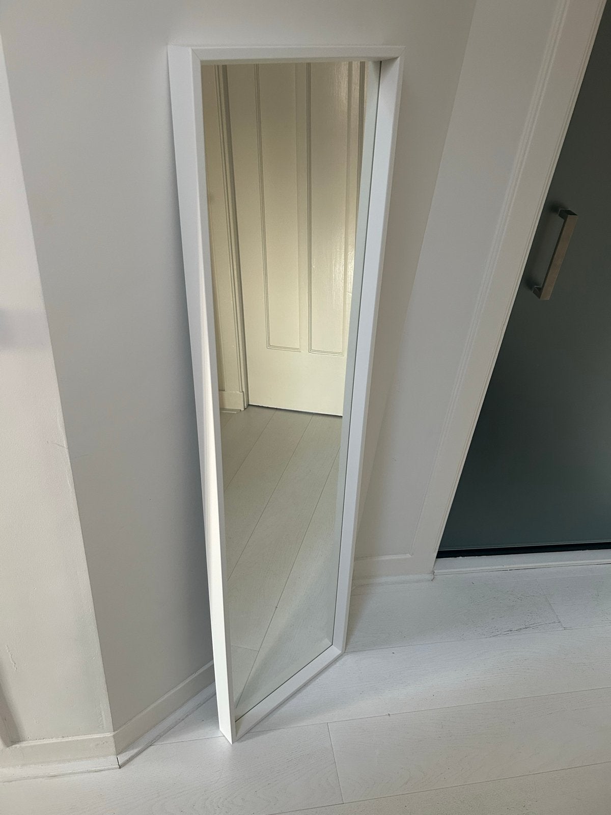 IKEA Nissedal spiegel wit 1.40m x 0.50m, Huis en Inrichting, Woonaccessoires | Spiegels, Ophalen, 100 tot 150 cm, Zo goed als nieuw
