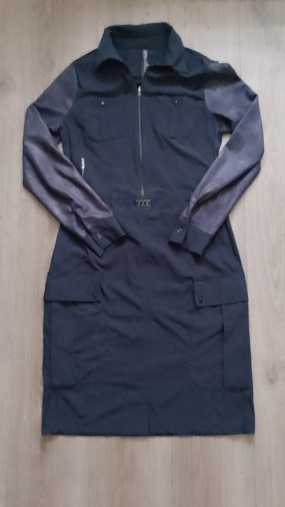 Donkerblauwe jurk van Zipp 73met lange mouwen en rits, Kleding | Dames, Maat 38/40 (M), Blauw, Ophalen of Verzenden, Onbekend