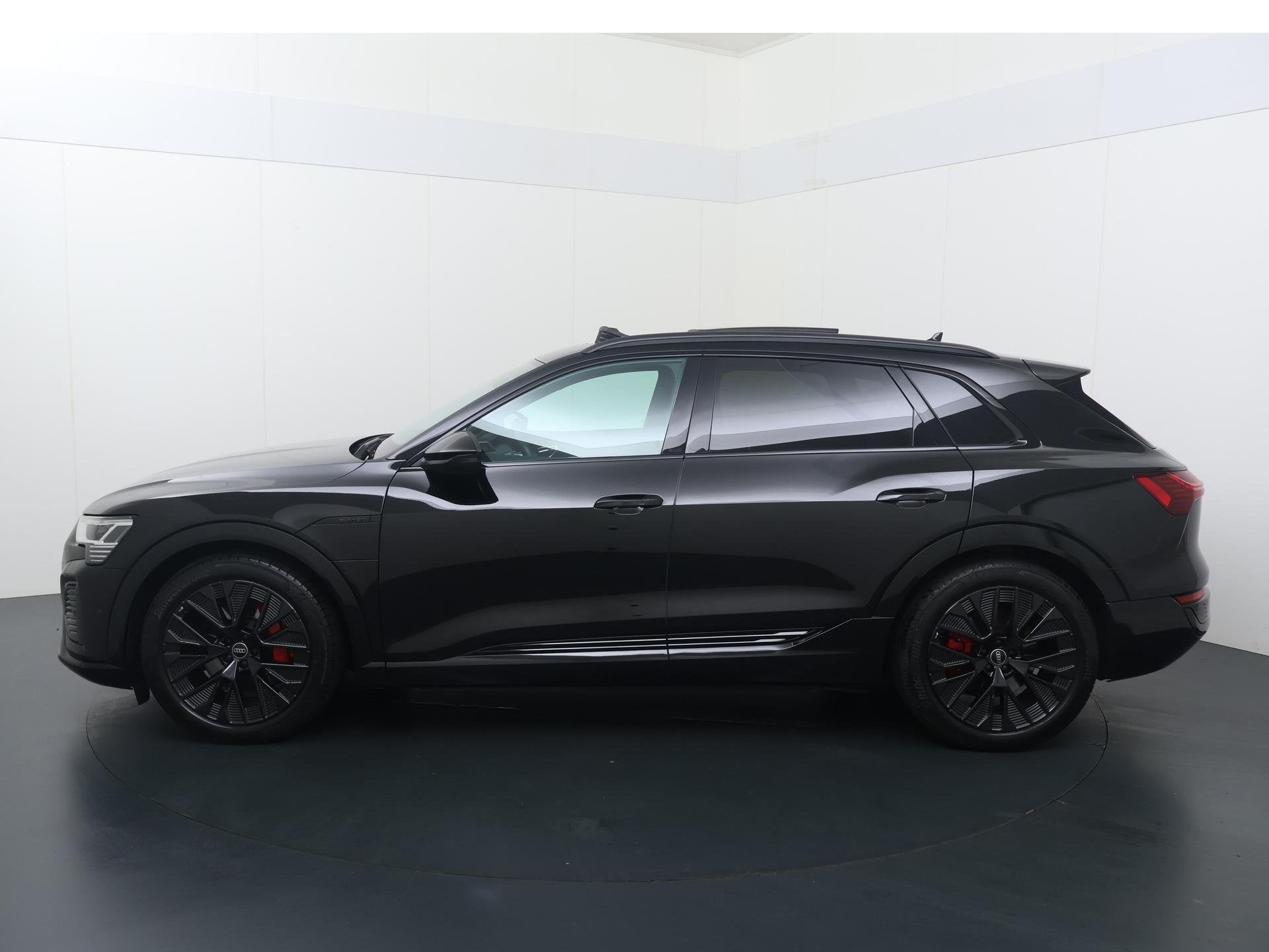 Audi Q8 e-tron 55 quattro S Edition Competition 115 kWh | 40, Auto's, Gebruikt, Met garantie (alle), Leder, Vierwielaandrijving