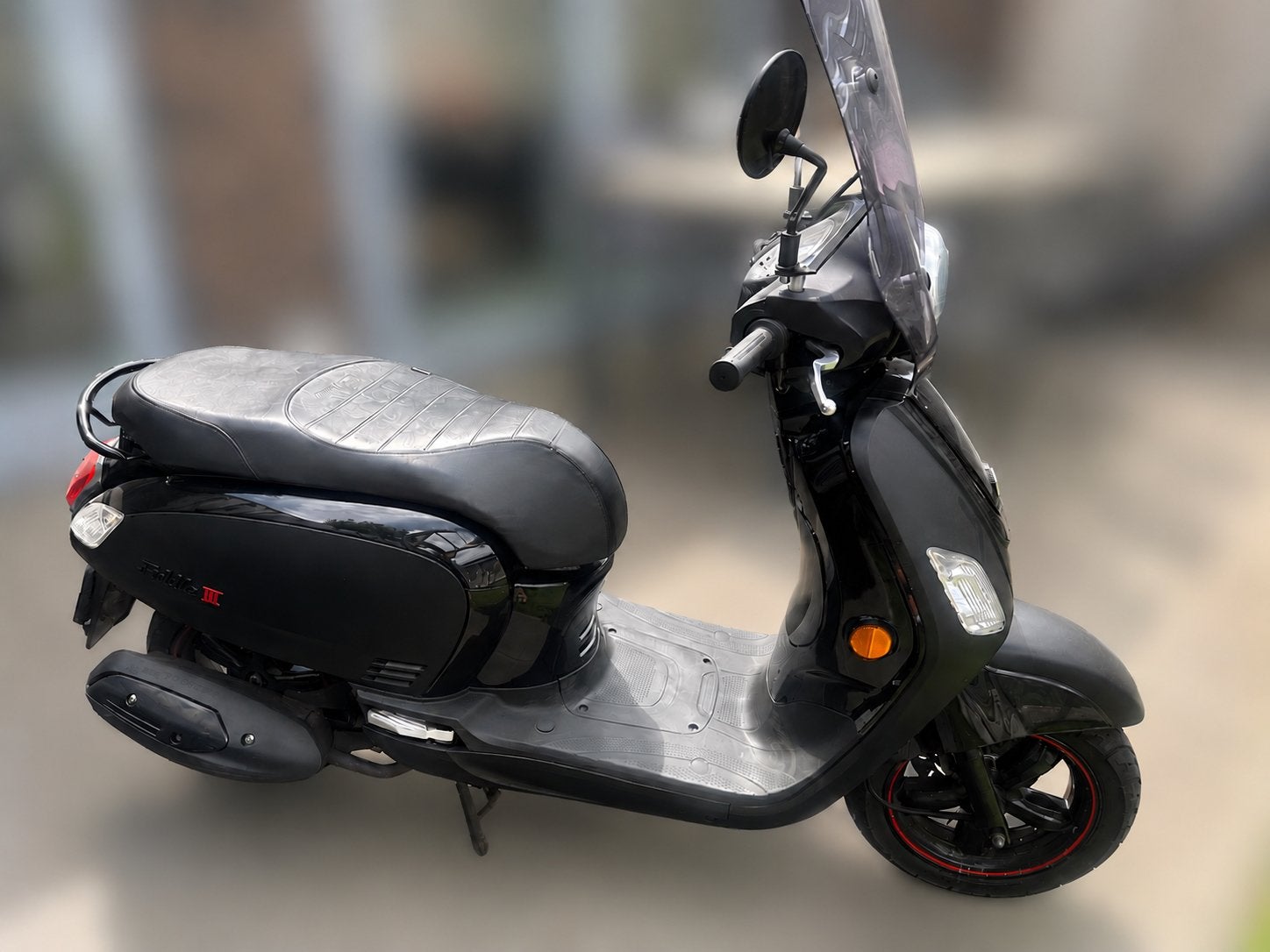 SYM Fiddle 3 Sport inclusief 2 helmen, Fietsen en Brommers, Scooters | SYM, Ophalen, Zo goed als nieuw, Benzine, Fiddle