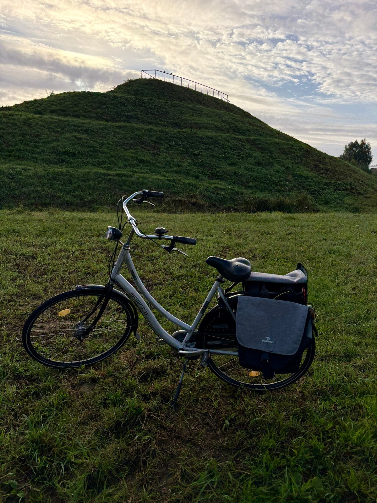 Sparta damesfiets met 3 versnellingen en fietstassen, Fietsen en Brommers, Ophalen of Verzenden, Gebruikt, Sparta, (Extra) lage instap
