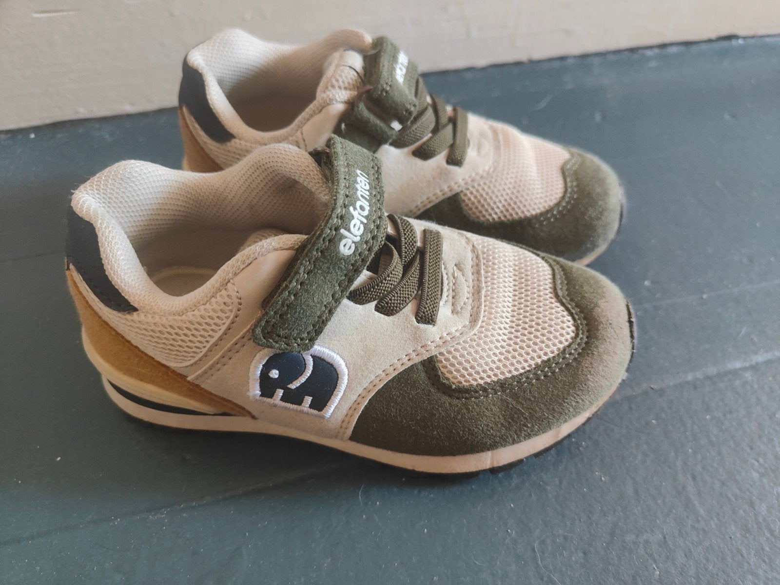 Elefanten sneakers maat 25 voor jongens met olifant, Gebruikt, Schoenen, Ophalen of Verzenden, Elefanten