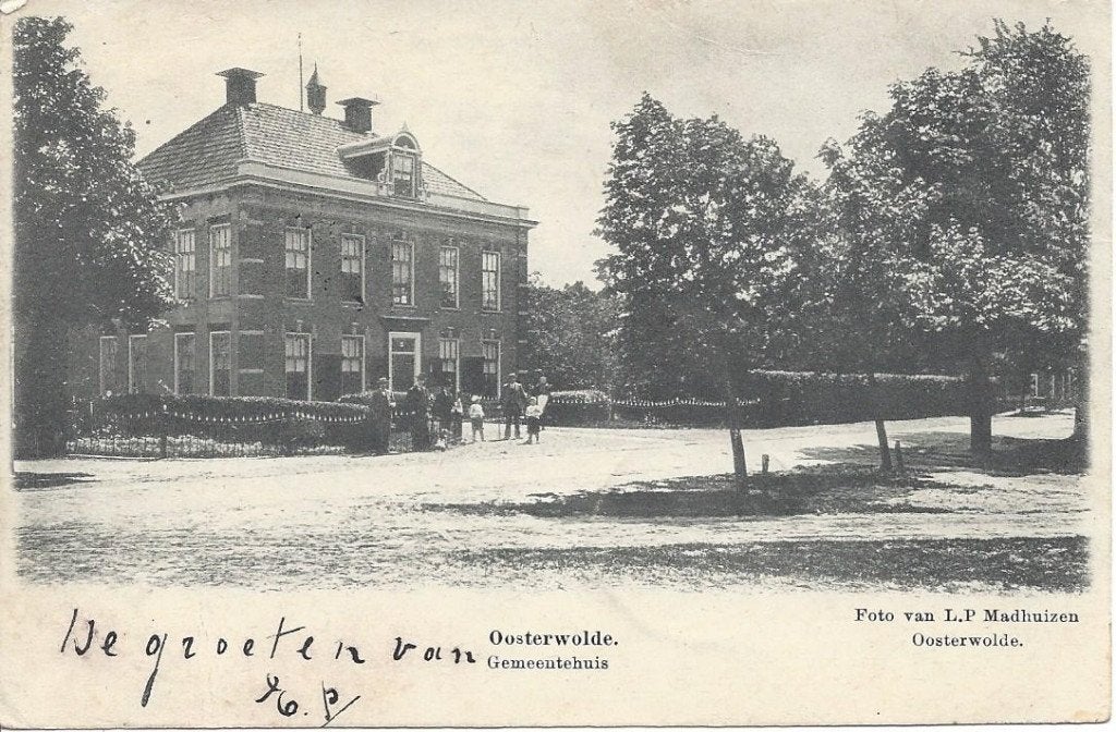 Oosterwolde (Frl.) Gemeentehuis, Volk, gelopen 1904, Ophalen of Verzenden, Voor 1920, Gelopen, Friesland