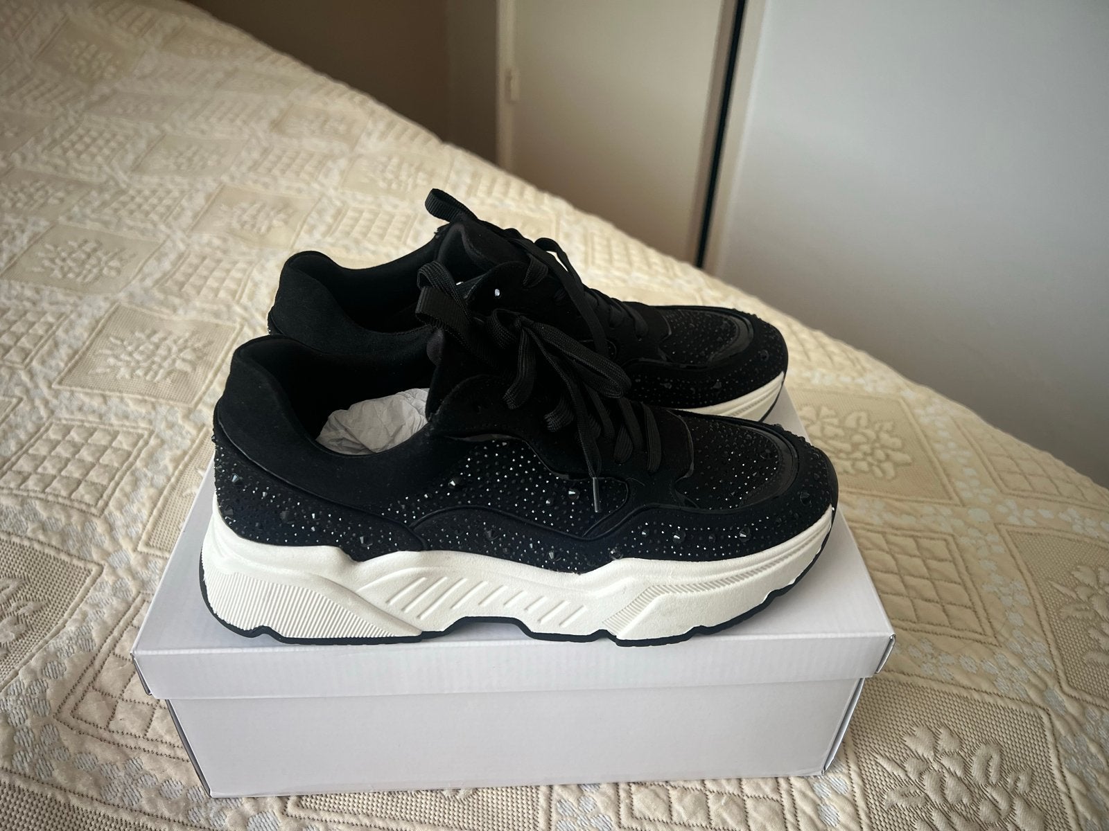 Norah Zwarte Sneakers met Strass Maat 39, Kleding | Dames, Ophalen of Verzenden, Nieuw, Zwart, Sneakers of Gympen