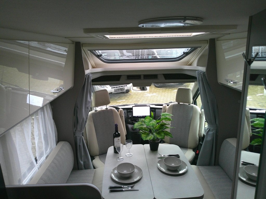 Etrusco V 6.8 SCF Face to face, Automaat, Ringverwarming, Buitenlamp, Ford