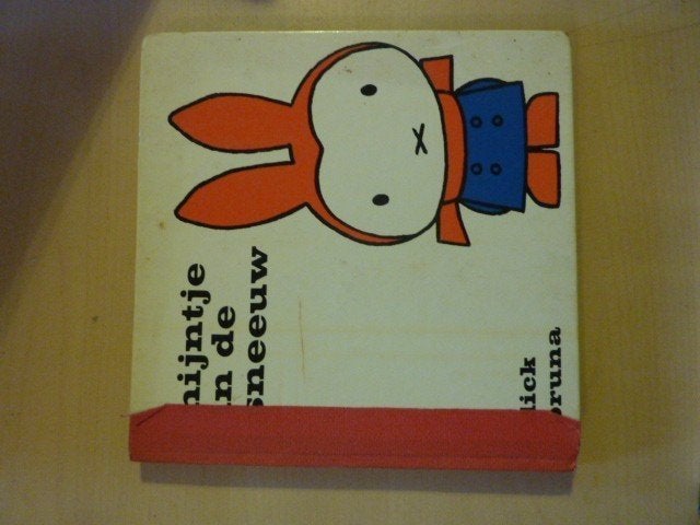 Dick Bruna - Nijntje in de sneeuw 1971, Ophalen of Verzenden, Gelezen, Fictie algemeen