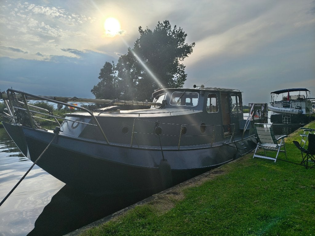 motorschip / motorschouw / zeeschouw, 9 m, Gebruikt, Diesel, 2.00 meter